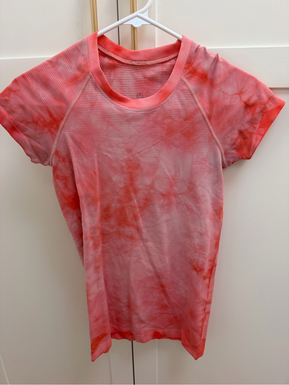 lululemon athletica Coral Tie-Dye Short Sleeve Crewneck Top